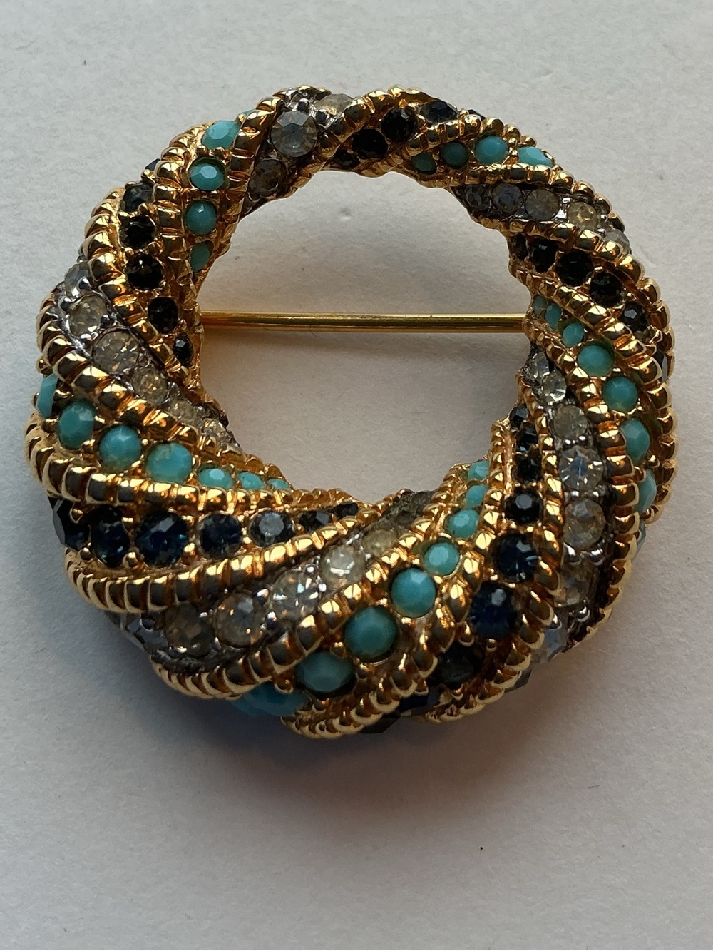VTG MCM JOMAZ Turquoise Black Rhinestone Swirl Wreath Brooch Signed Jeweled Knot